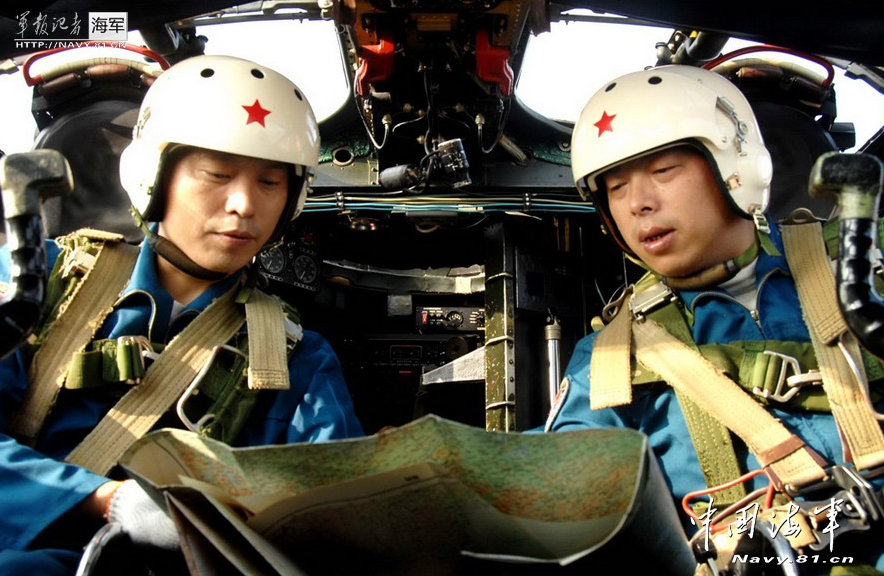 PLA Naval aviators conduct bombing drill.[Photo/Navy.81.cn]