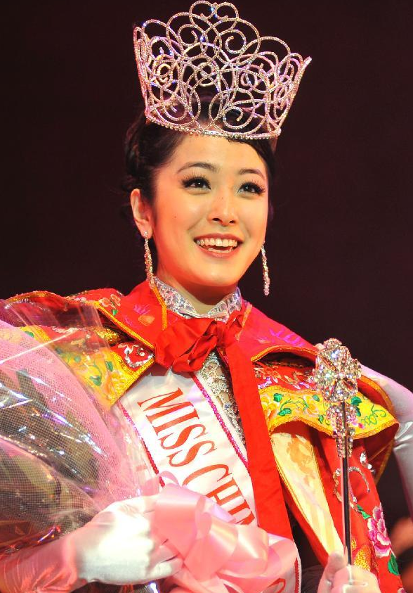 english news 英语新闻Leah Li wins Miss Chinatown U.S.A. Pageant 2013