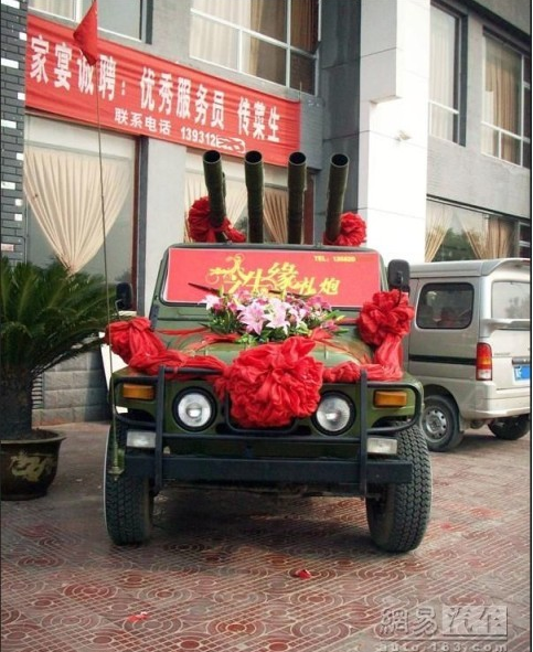 Chinese jeep available for rent for marriage fireworks.[Photo/163.com] 