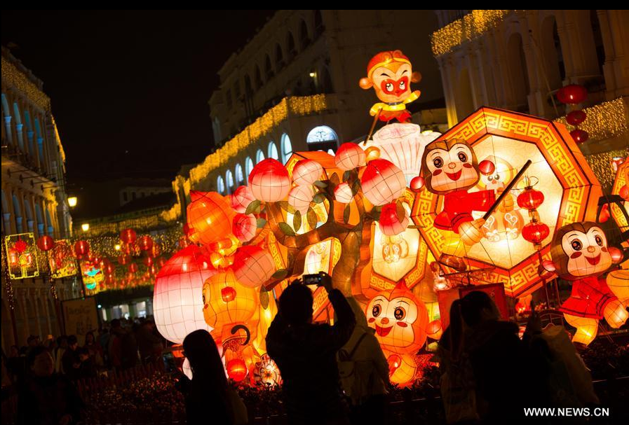 People view lanterns themed on monkeys to greet the upcoming Spring Festival in Macao, south China, on Jan. 29, 2016. The Spring Festival, or the Chinese Lunar New Year, will fall on February 8 this year. According to Chinese zodiac, 2016 is the Year of the Monkey. (Xinhua/Cheong Kam Ka) 