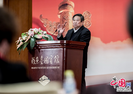 Liu Jiakun participates in the First Old Revolutionary Areas Poverty Reduction and Development Forum at Diaoyutai State Guesthouse in Beijing on January 9, 2016, while eyeing poverty relief for old revolutionary base areas. [chinagate.cn by Zheng Liang] 