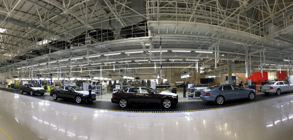 S90 sedans showcased at the plant of Daqing Volvo Car Manufacturing Co., Ltd. [Photo provided to China.org.cn]