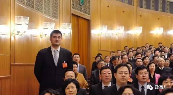 坐到中南海会议室的最高个,姚明有哪些政治身份?