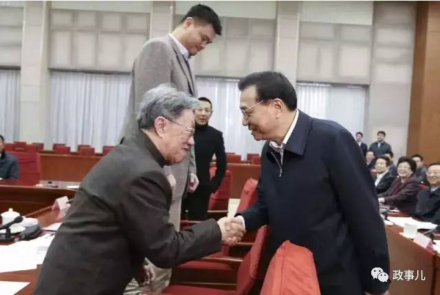 坐到中南海会议室的最高个,姚明有哪些政治身份?