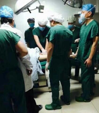 江苏省人民医院一医生被砍 凶手反锁门连捅其
