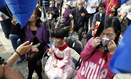 Chine : distribution gratuite d'air pur dans une ville étouffée par le smog