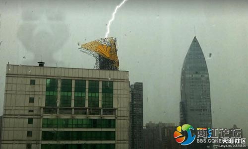 Thunderstorms have been battering southwest Chongqing Municipality. [ifeng.com] 