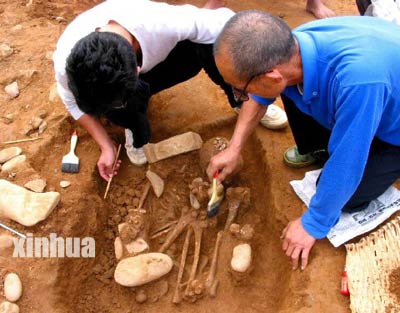 百色发现早期人类遗址及新石器时代石器加工场