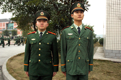 中国武警部队将第3次换装(组图)