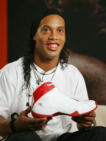 ronaldinho new cleats