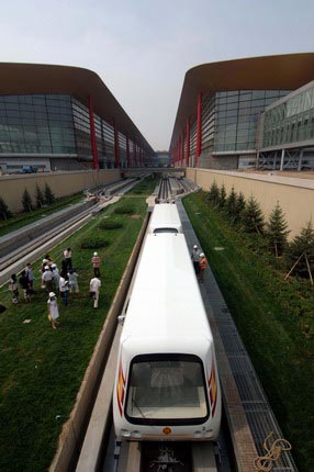 Express train system completed in capital airport china .cn