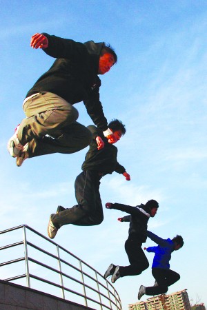 飞檐走壁跑酷团队 2345809293676792327.jpg