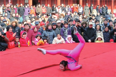 东岳庙庙会举行 民间绝活儿让市民大饱眼福(图