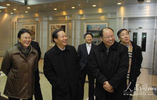 人民日报社社长张研农会见中央人民政府驻香港