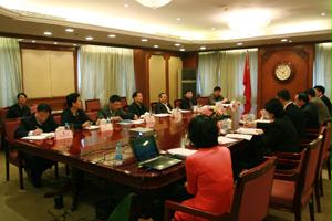 荣融、黄淑和听取国资委及中央企业参与上海世