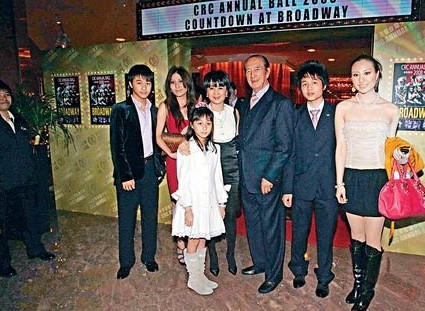 迷人小萝莉 赌王<em>幼女</em>何超欣甜美照片(组图)_中