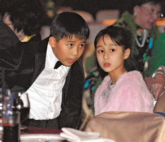 迷人小萝莉 赌王<em>幼女</em>何超欣甜美照片(组图)_中