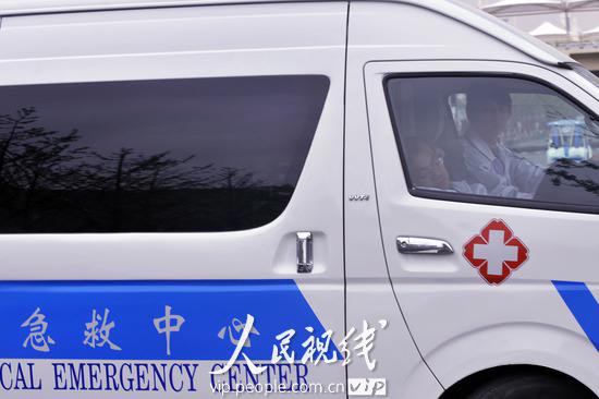 急救中心救护车服装 8700308247733648699.jpg