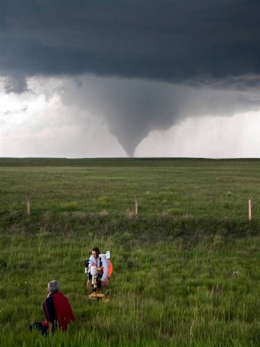 龙卷风是怎么形成的视频全部内容 6684845148474291138.jpg