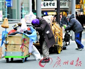 日本有多少人口_口水ing 看日本人如何过新年逛庙会(2)