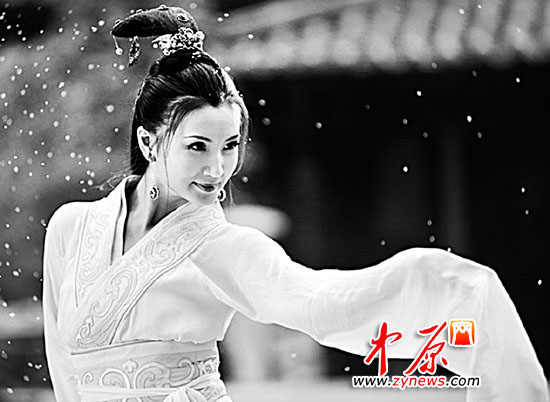 老三国貂蝉扮演者 5804335296301871235.jpg