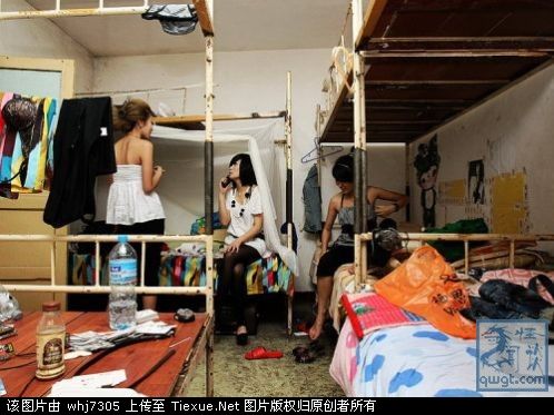 鲜为人知的国内夜店<em>舞女</em>幕后<em>生活</em>_中国网