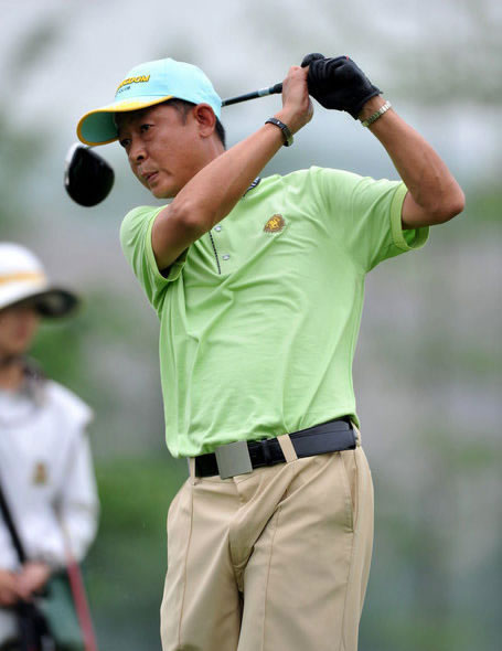 孙楠王志文切磋球技(图)