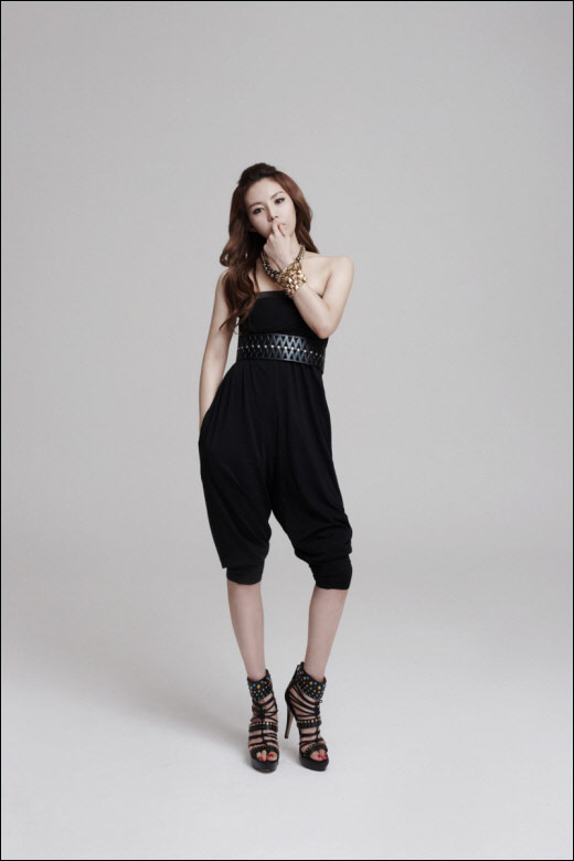 <em>韩国</em>当红<em>美少女组合</em>BEG全新写真 大秀超级长