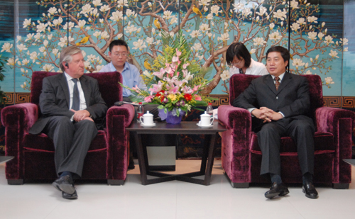 祝善忠会见<em>托马斯库克</em>集团全球总裁玛尼弗特拉