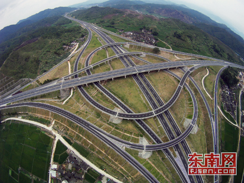 龙岩最长高速公路通车 总投资94.32亿元(图)