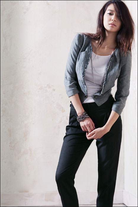 九头身长腿美妞申敏儿全新写真 美轮美奂(上