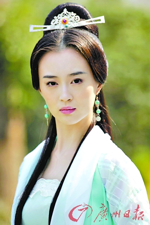 赵敏穿小龙女的衣服+《倚天屠