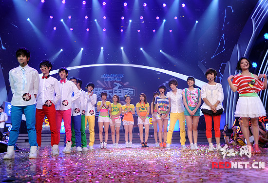 快女集体助阵快男