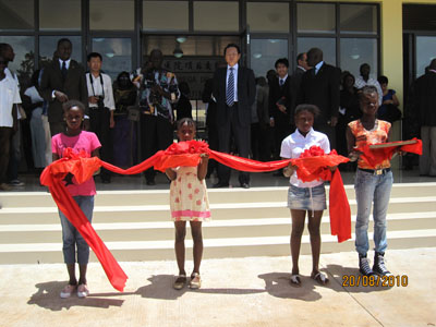 驻几内亚比绍使馆举行中几比友谊医院项目落成