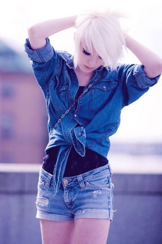 <em>极品</em>复古妞演绎<em>欧美</em>高街风潮(图)_中国网