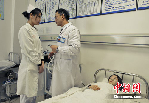 任达华新片恋上小姨子 <em>美女</em>相伴自言不<em>寂寞</em>(图