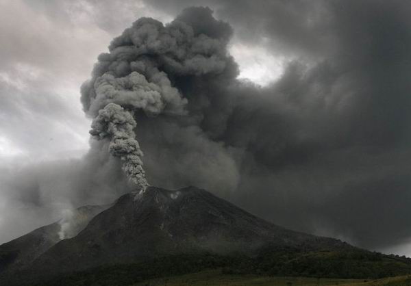 火山爆发图可下载 7896013165164185585.jpg