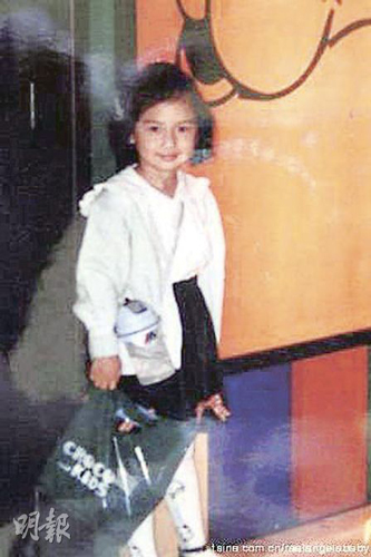 angelababy甜美露小蛮腰