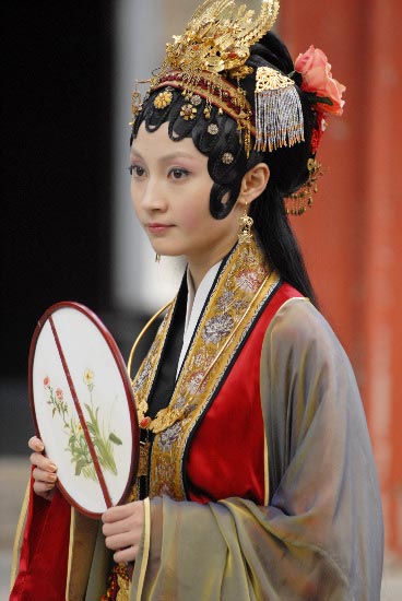 新《红楼梦》众说纷纭