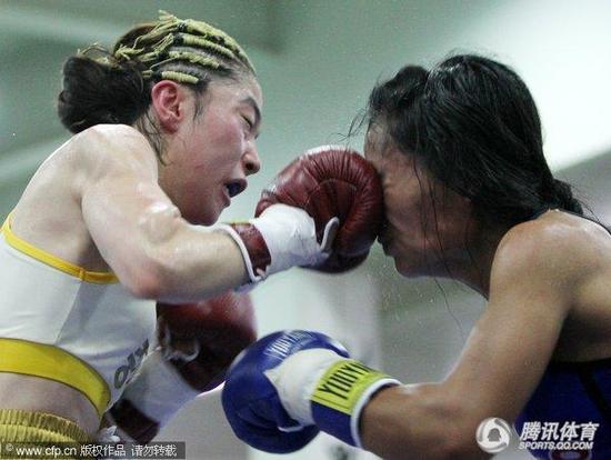 组图:韩国<em>拳击赛 女</em>拳手金珠熙战至鼻青脸肿终