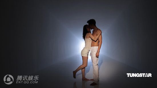 钟汉良露两点变坏男人 为mv献银幕<em>处女</em>脱(图)