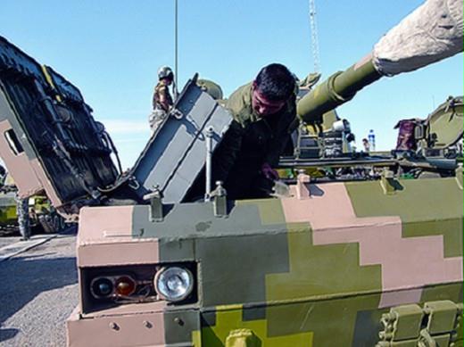 兵器工业集团:高科技兵器建设迈出坚实步伐