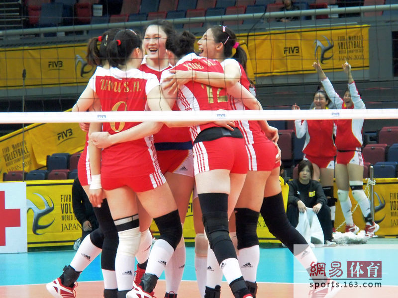 高清:<em>中国女排</em>世锦赛3-0多米尼加提前出钱_中
