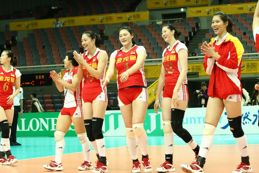高清:<em>中国女排</em>世锦赛3-0多米尼加提前出钱