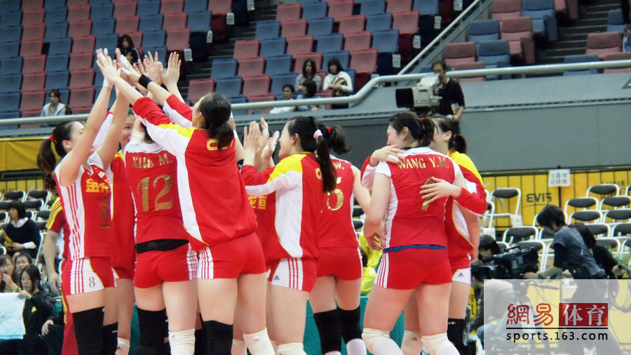 高清:<em>中国女排</em>世锦赛3-0多米尼加提前出钱_中