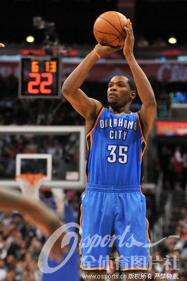 杜兰特如愿和美国总统奥巴马一起打球