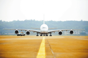 飞机场的飞机模型 6333357554668161026.jpg