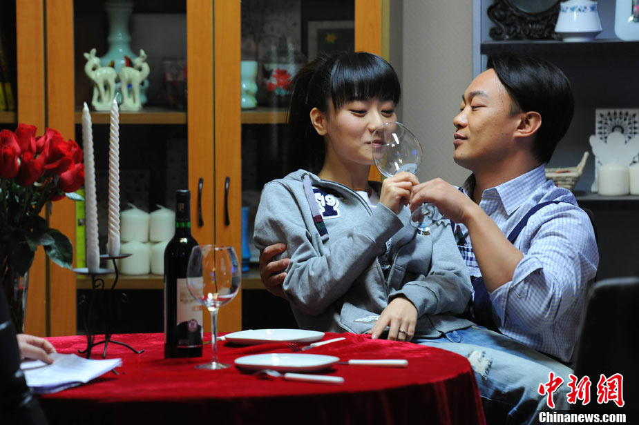 《<em>隐婚男女</em>》热拍 陈奕迅<em>白冰</em>爱巢激情戏曝光