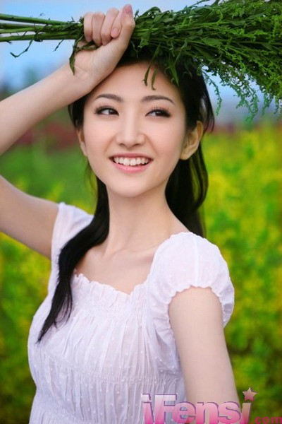 郑爽杨幂张雨绮何洁 85后女星谁最清纯(组图)_