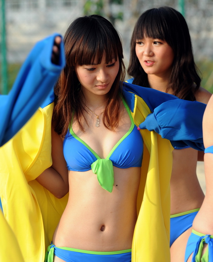 高清组图:亚运沙排赛场<em>性感</em>啦啦队<em>美女</em>成焦点